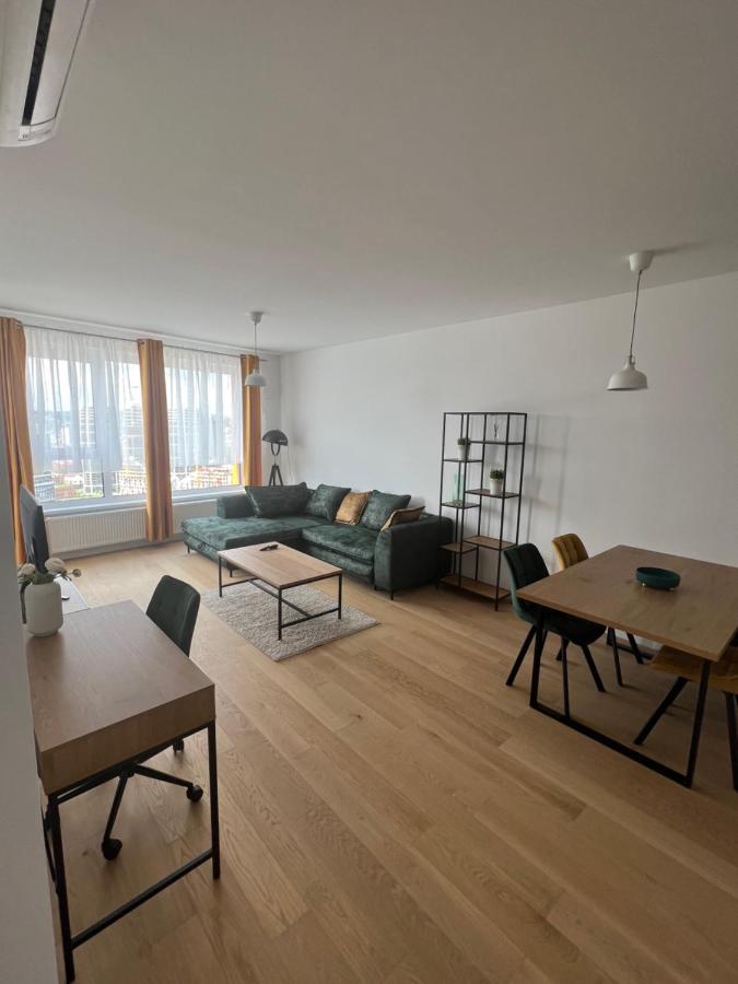 New Downtown Apartment Couple Minute From The Old Town 브라티슬라바 외부 사진