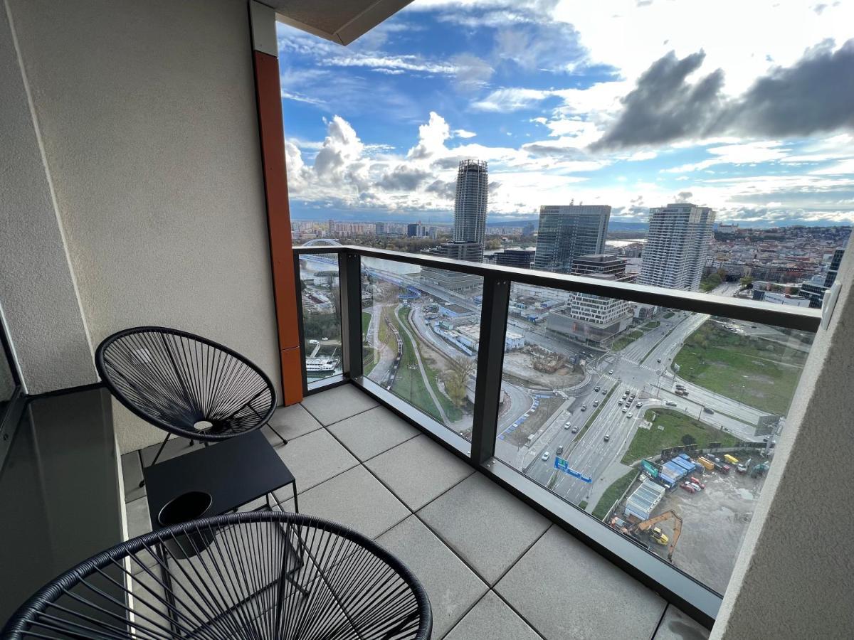 New Downtown Apartment Couple Minute From The Old Town 브라티슬라바 외부 사진