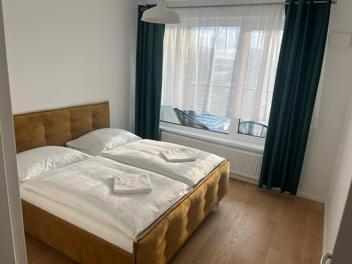New Downtown Apartment Couple Minute From The Old Town 브라티슬라바 외부 사진