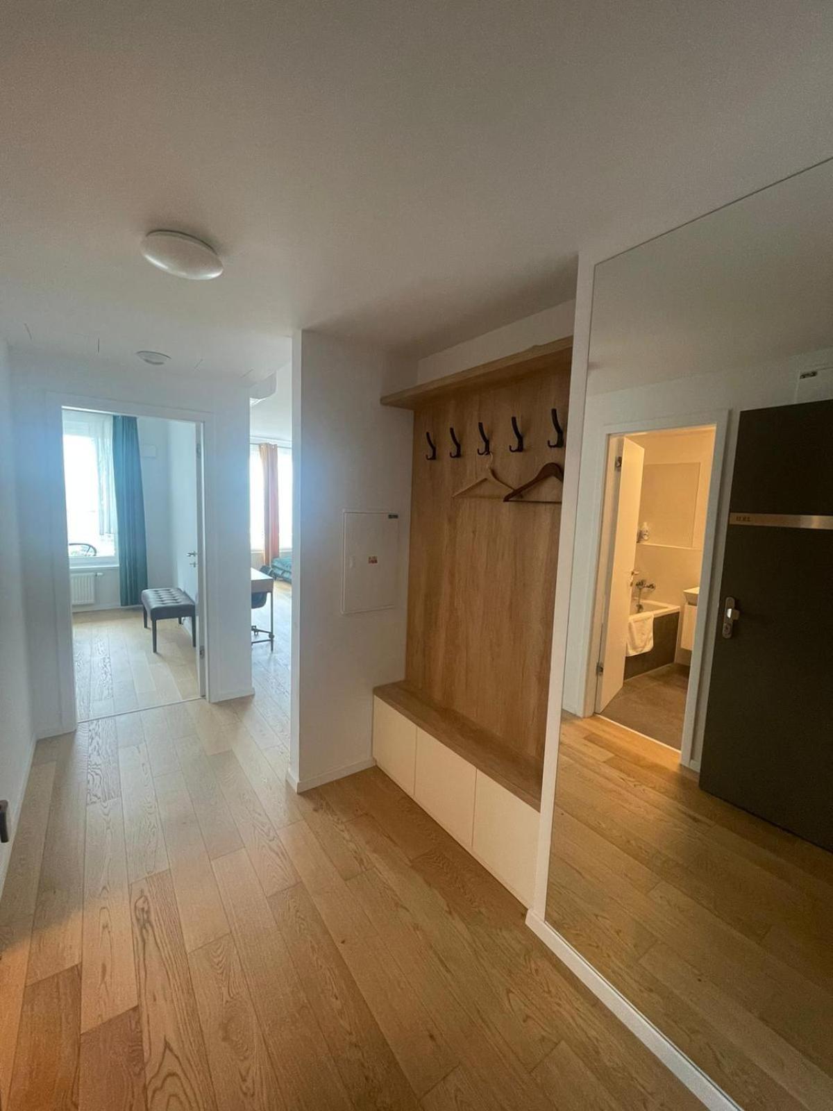 New Downtown Apartment Couple Minute From The Old Town 브라티슬라바 외부 사진