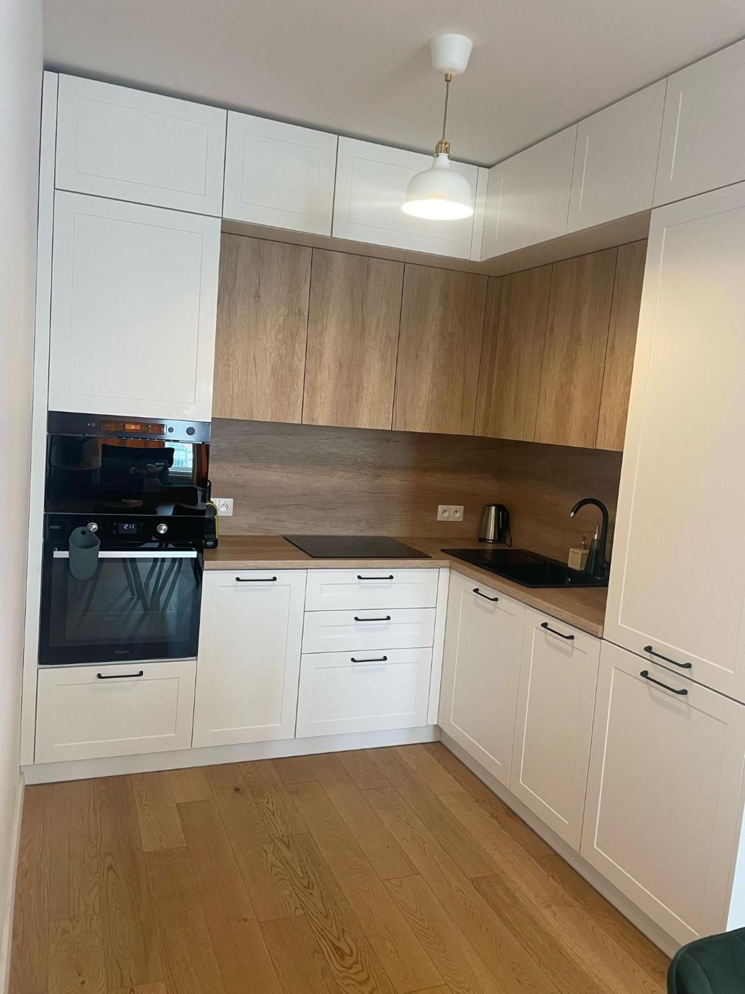 New Downtown Apartment Couple Minute From The Old Town 브라티슬라바 외부 사진