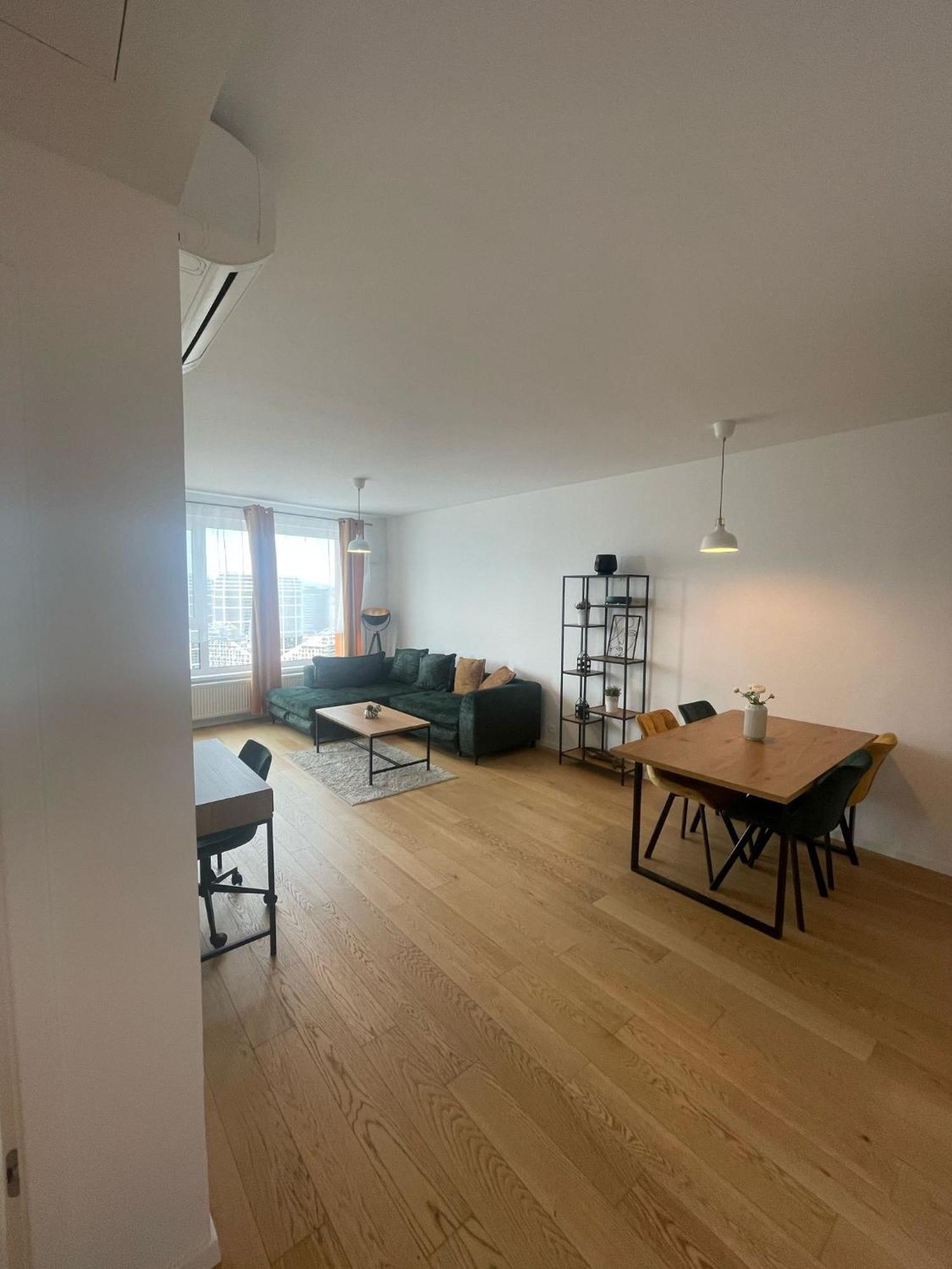 New Downtown Apartment Couple Minute From The Old Town 브라티슬라바 외부 사진